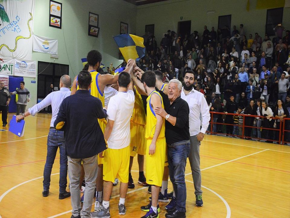 Ceglie Messapica/Basket: Ceglie batte Manfredonia. Le ... - ValleditriaNews (Comunicati Stampa)