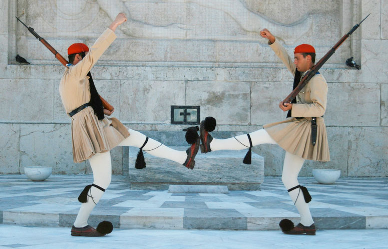 Politica: cambio di guardia nel Pd e nel Pdl