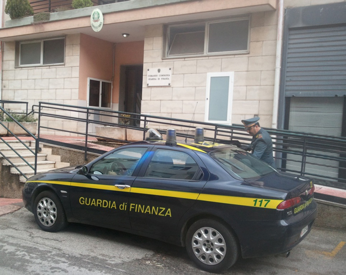 Sequestrati 760mila euro, due case e due auto a un confezionista di Martina Franca
