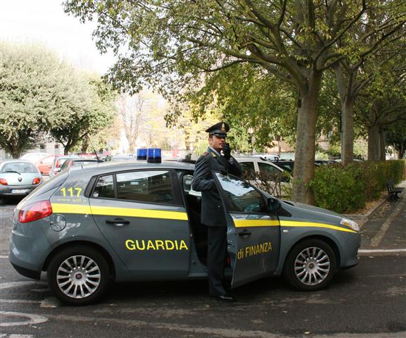 Bancarotta fraudolenta: la Polizia Tributaria sequestra una confezione a Martina Franca