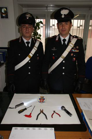 Furti in casa. I carabinieri arrestano il palo di una banda di baresi