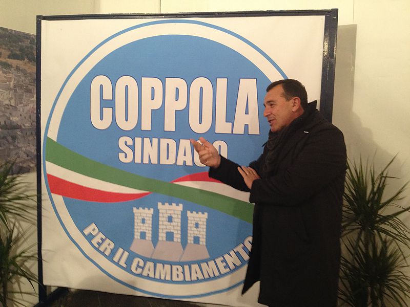 Coppola inaugura il comitato elettorale. ‘L’obiettivo? Vincere e governare’