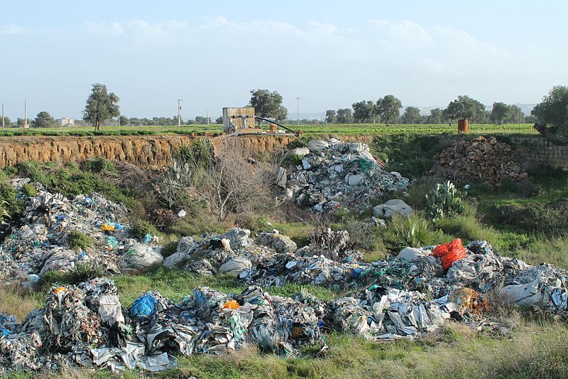 Rifiuti. Forza Italia: “Tariffe sempre più alte e nuove discariche in arrivo”