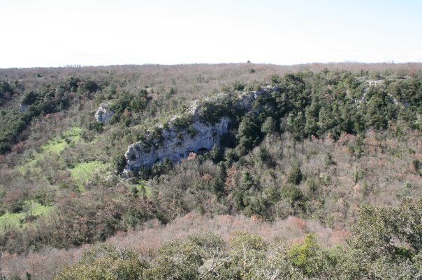 Bosco delle Pianelle: trekking tra speleo, natura e storia