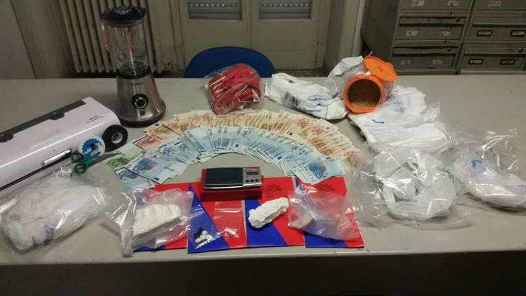 Spaccio, tre arresti a Martina Franca. Sequestrati 280 gr di cocaina e 4000€ in contanti
