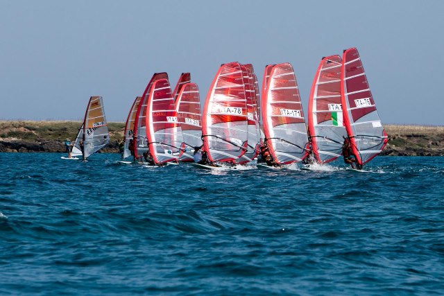Inaugurato l’evento di windsurf giovanile italiano a Torre Guaceto