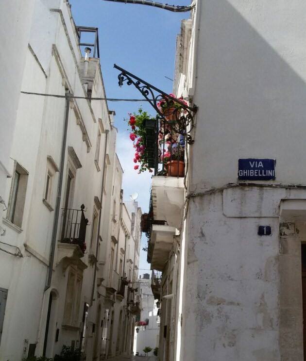 Martina Franca. Quel lampione che manca da maggio