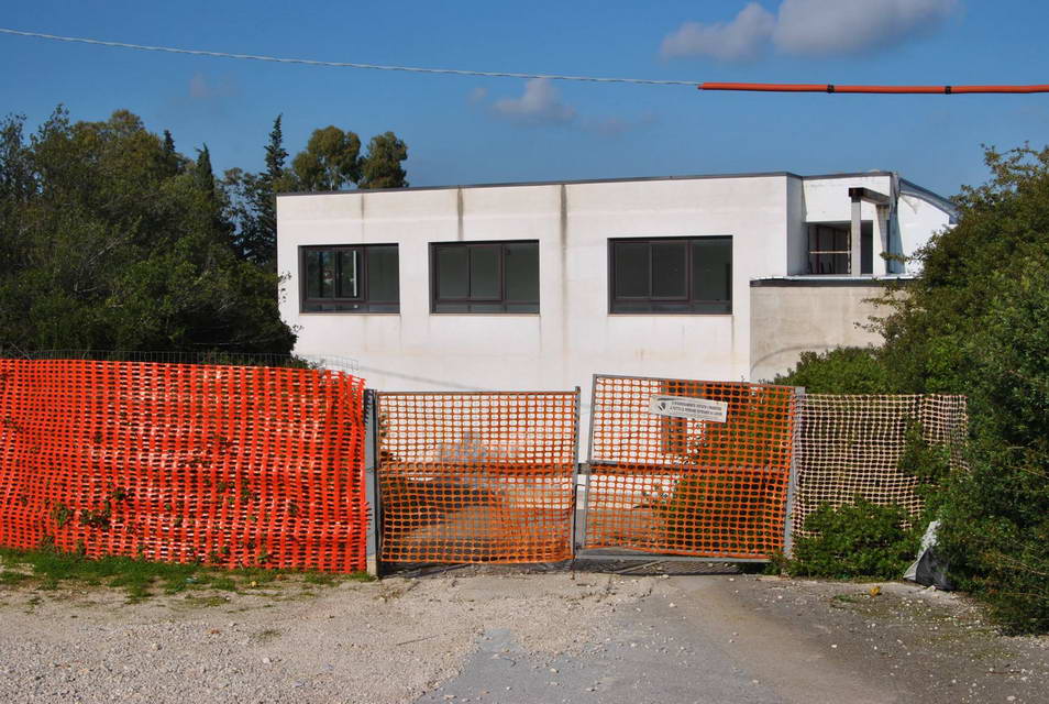 Ceglie, il sindaco interviene sull’Alberghiero: “Struttura lager. Abbandonati dalla provincia”