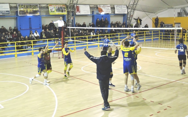 Volley. Pallavolo 2000 Orthogea Ostuni, sesta vittoria consecutiva e leadership in classifica
