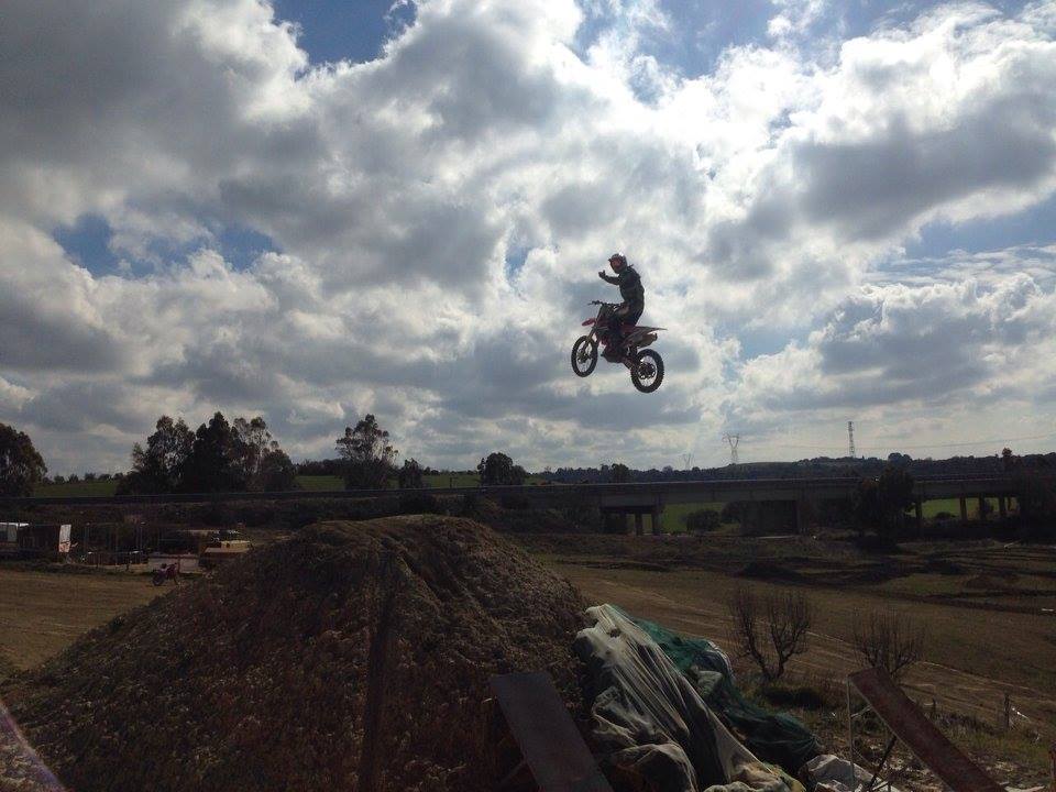 Motocross: domenica in Piazza Mitrano esibizione della scuola La Francesca