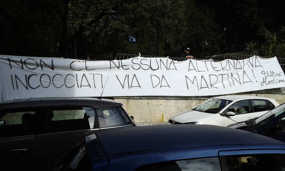 As Martina. Scaricato dai tifosi, confermato dal club: la strana domenica di Incocciati