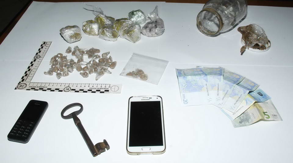Ceglie Messapica, nella notte vasta operazione antidroga. Arrestati due giovani