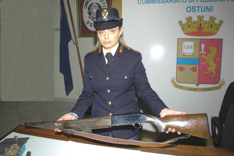 Armi e refurtiva in un garage del centro. Denunciato un minorenne