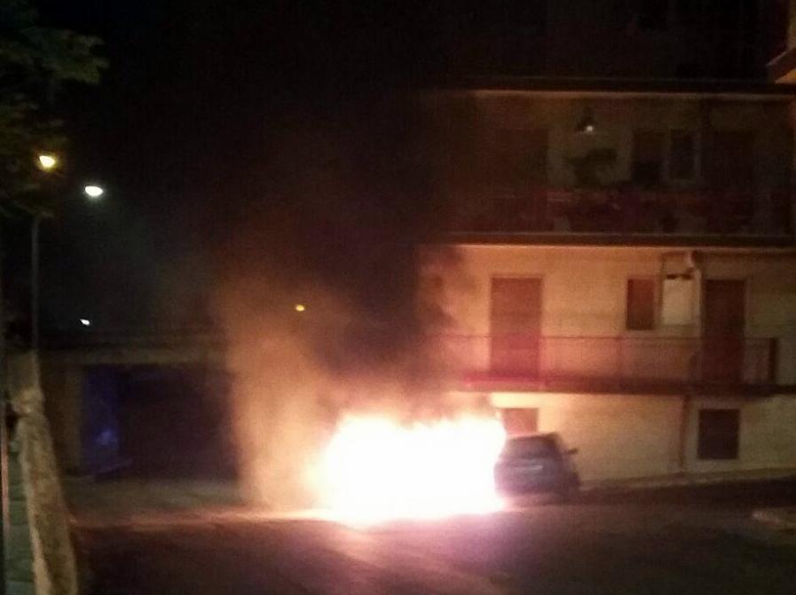 Ceglie, arrestato uno dei piromani di gennaio. Caccia ai complici