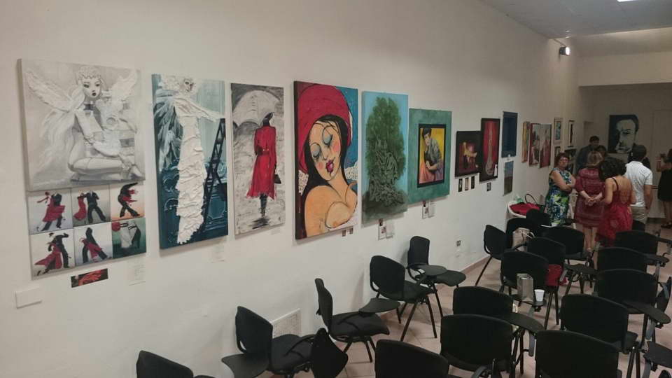Arte in Valtur. Le opere di Riflessi d’Arte in mostra ad Ostuni