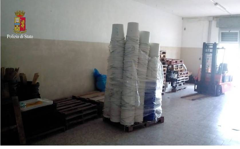 Commercio illegale di oloturie e smaltimento illegale di rifiuti speciali, martinese denunciato per disastro ambientale