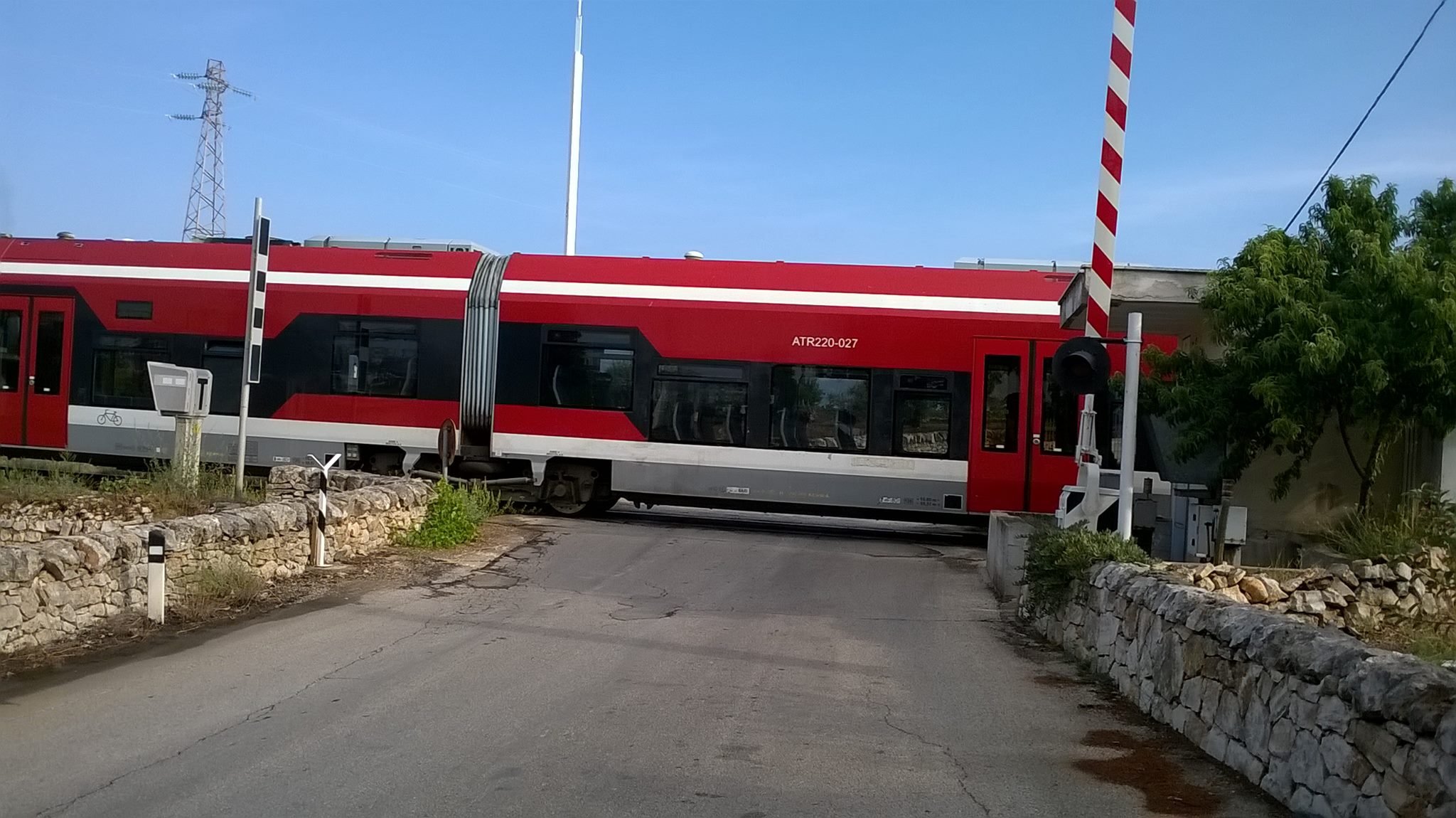 FSE, ennesimo furto di rame sulla Bari-Taranto. Treni sospesi