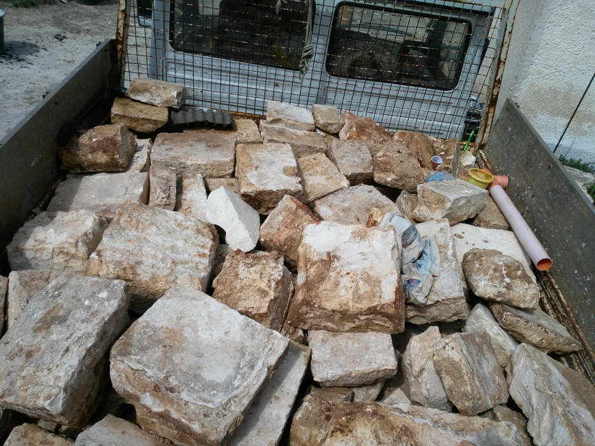 Ostuni, ruba oltre 200 chianche antiche: denunciato pluripregiudicato