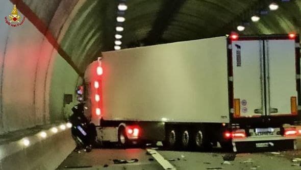 Incidente mortale sull’A2. Deceduti sul colpo un ragazzo di Locorotondo e la compagna di Taranto