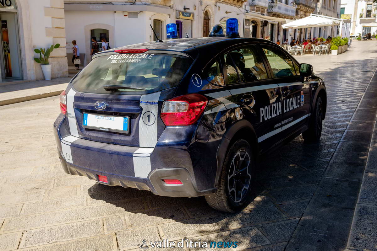 Abbandono illecito di rifiuti nel centro storico. Identificati due responsabili