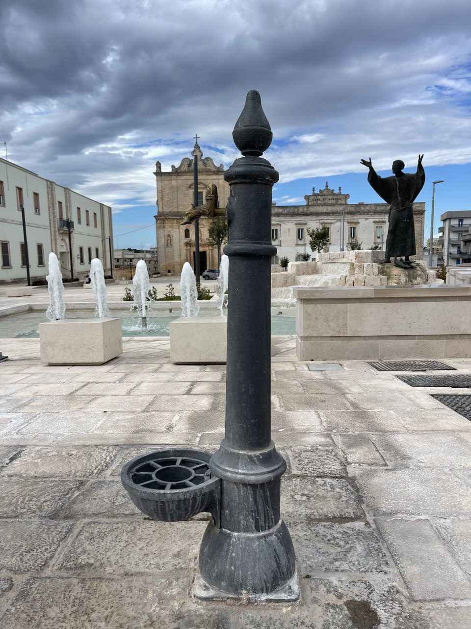 Fontana rubata a San Francesco. Si attendono risposte