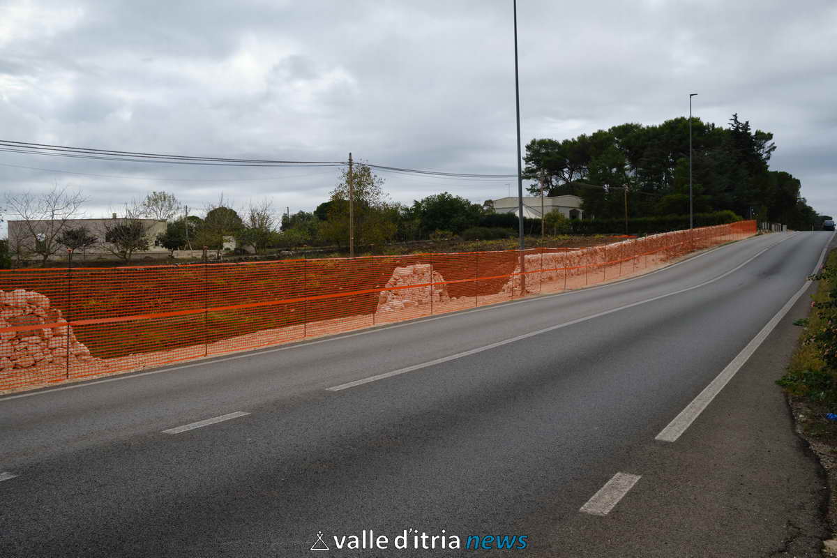 SS 172. Crollati i nuovi muretti a secco