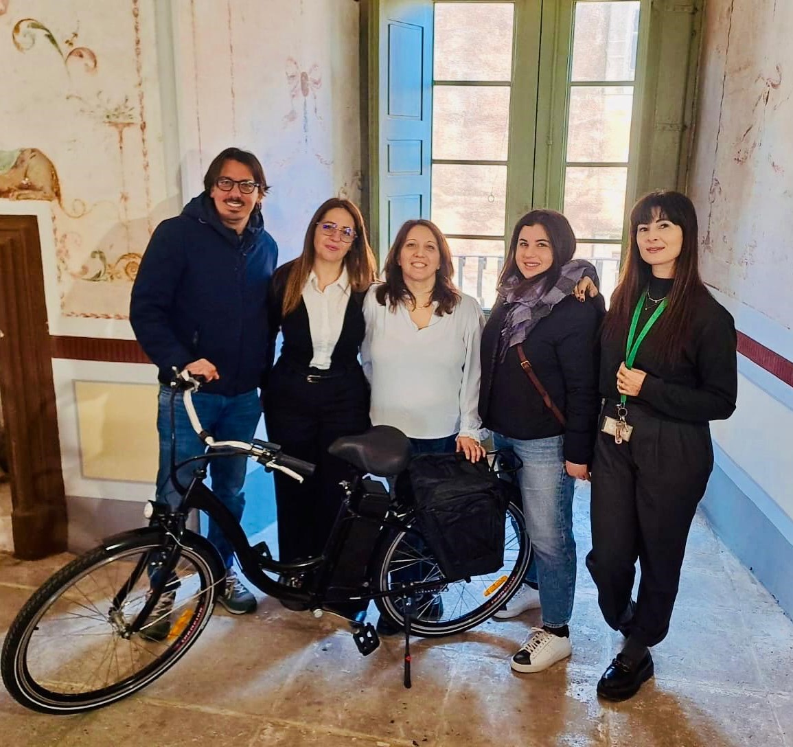 Eco-concorso. 16 partecipanti. Vince con 556 kg di vetro