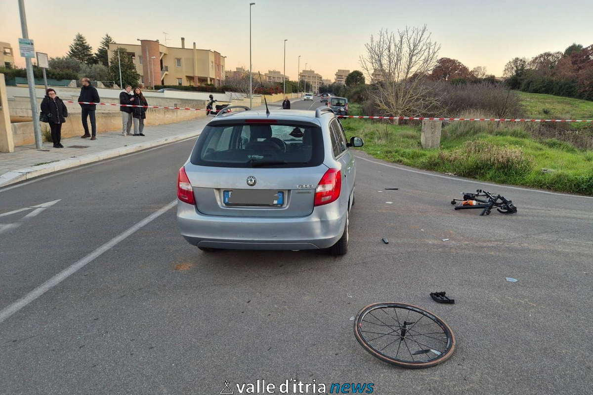 Via Massafra. Automobilista investe ciclista: morto 58enne