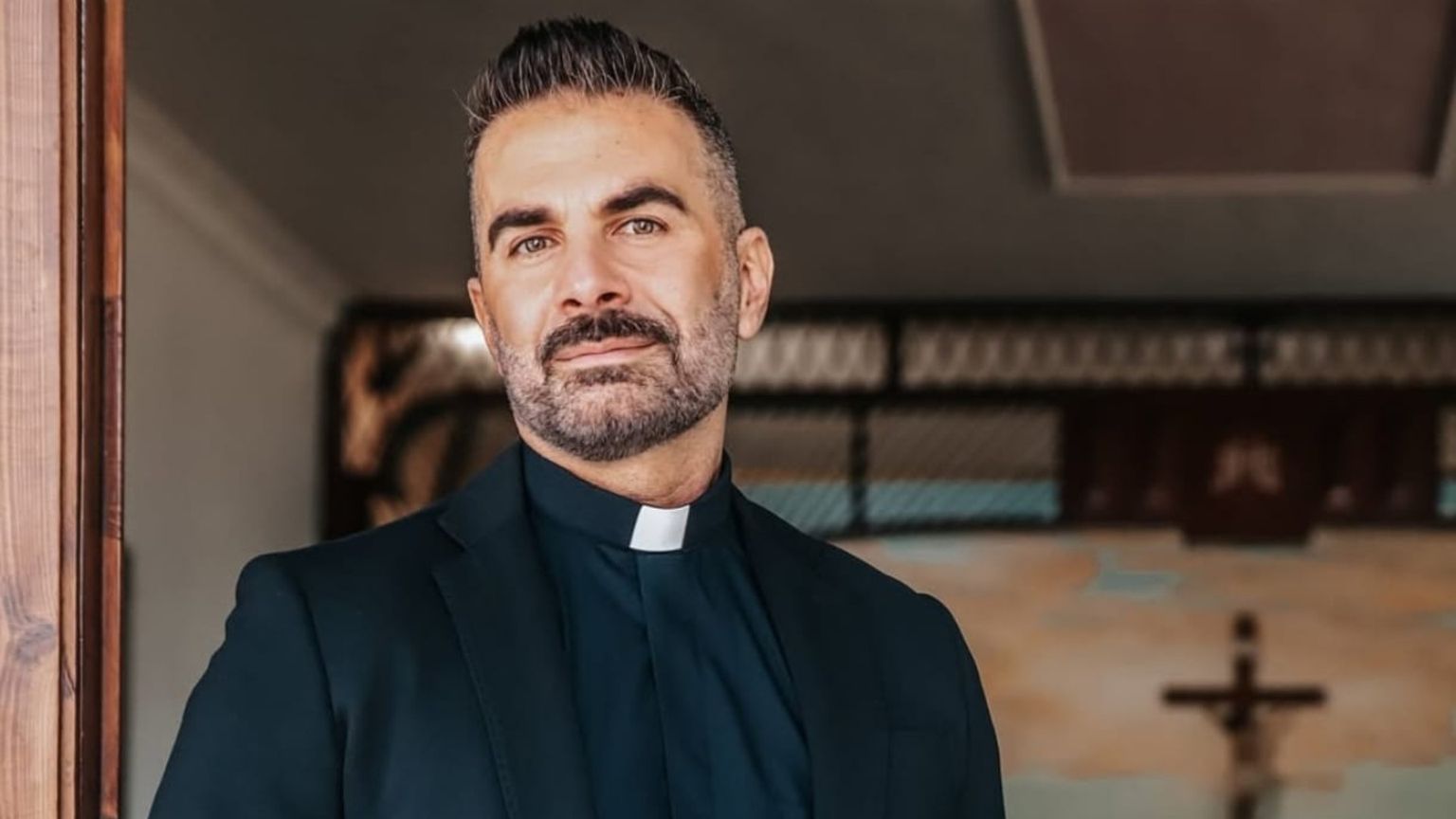 Fede e social. A Martina Franca incontro con Don Cosimo Schena sulla preghiera digitale