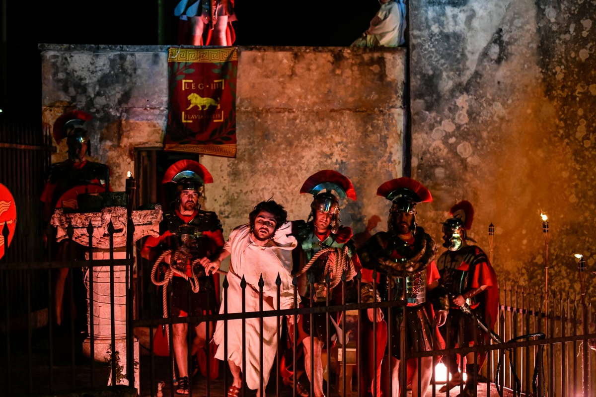 Via Crucis Vivente. A Martina Franca la quinta edizione tra fede e teatro immersivo