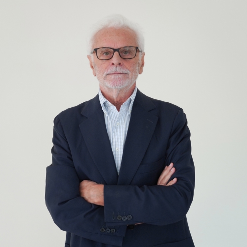 Vincenzo Barnaba, immunologo della Sapienza: “L’Italia investe poco nella ricerca, i talenti fuggono all’estero”