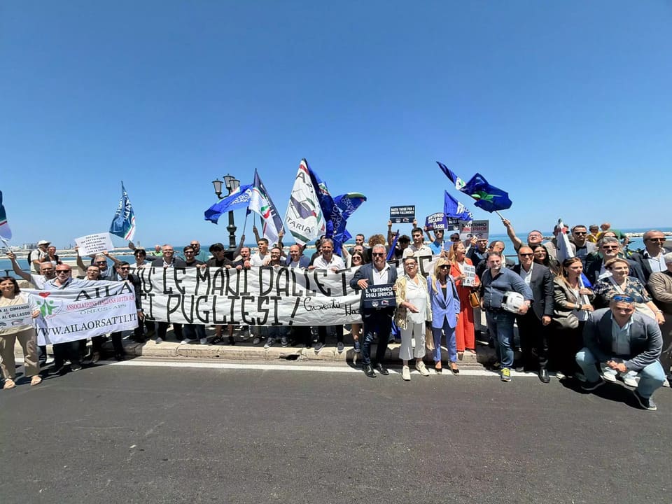 Martina Franca: “No Tax Day”, raccolta firme contro l’aumento dell’IRPEF in Regione Puglia