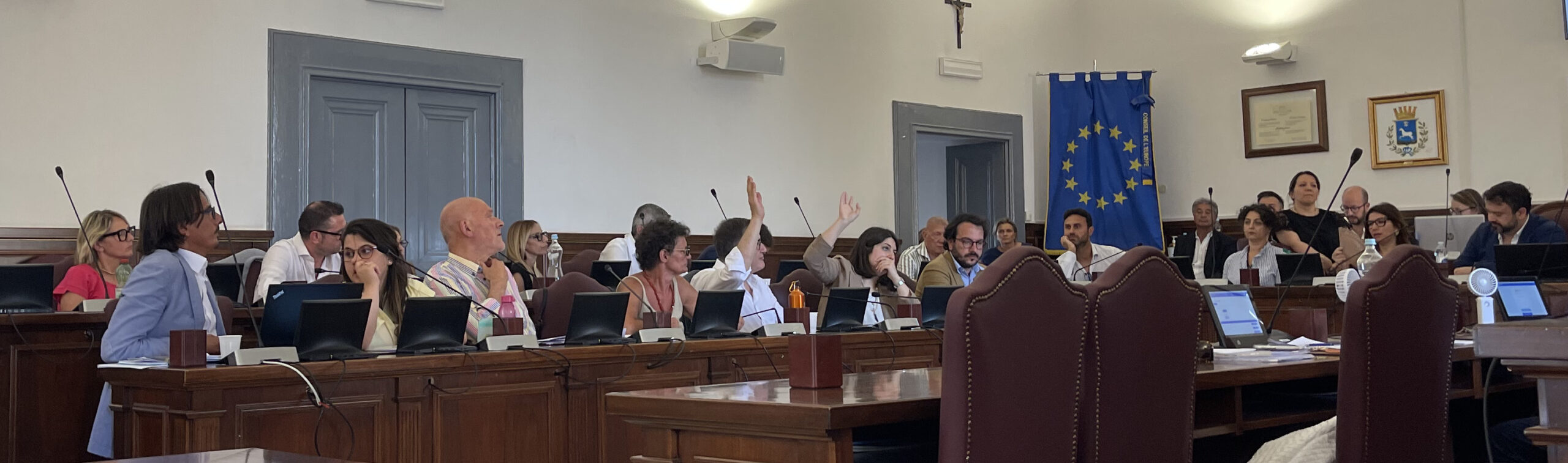 Consiglio comunale. Castellana contro Visione Comune: “È tempo di marcare le differenze”